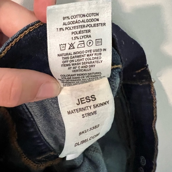 DL1916 Distressed Jess Maternity Jean in Strive - Picture 12 of 12